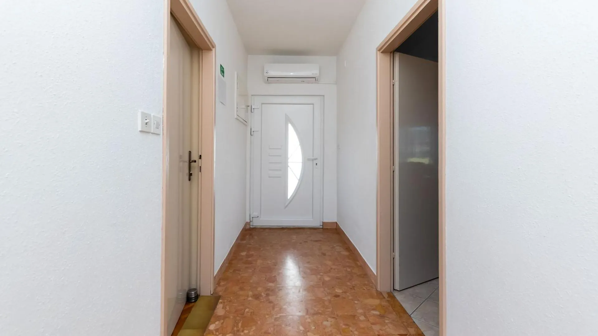 Apartments Antun M Lopar